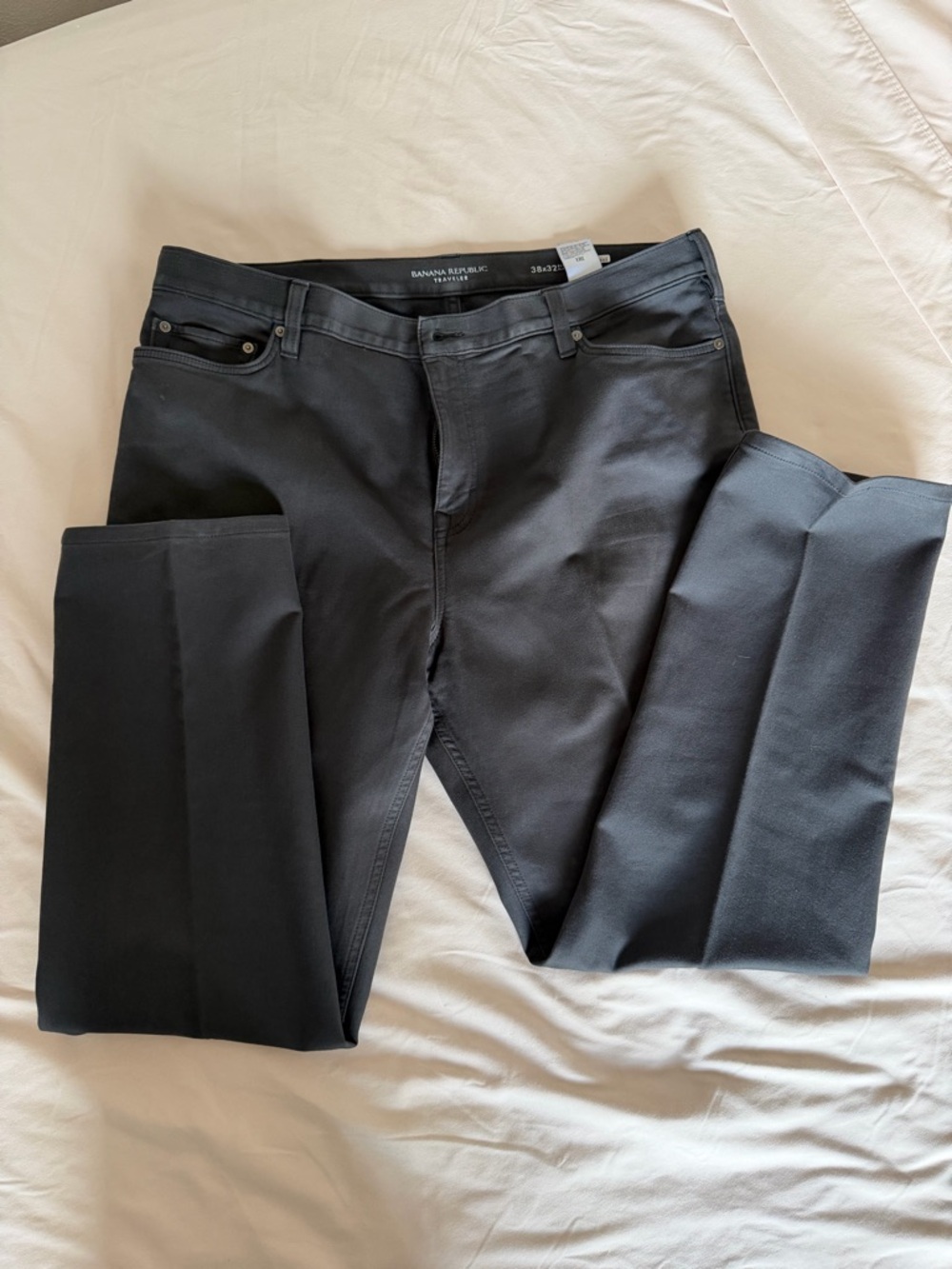 Banana Republic Men’s Traveler Jeans in Dark Grey